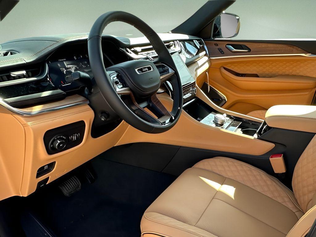 new 2025 Jeep Grand Cherokee L car, priced at $71,728