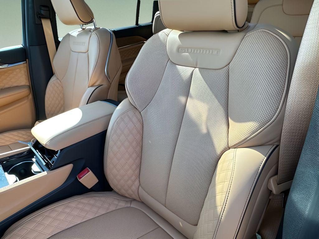 new 2025 Jeep Grand Cherokee L car, priced at $71,728