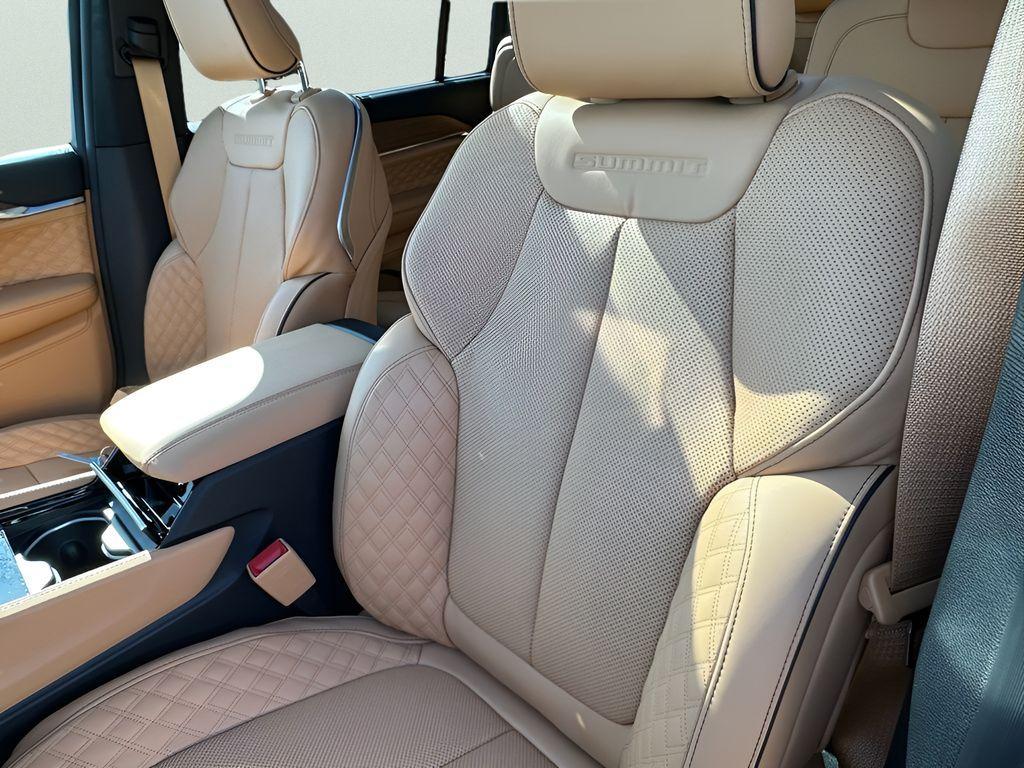 new 2025 Jeep Grand Cherokee L car, priced at $69,243