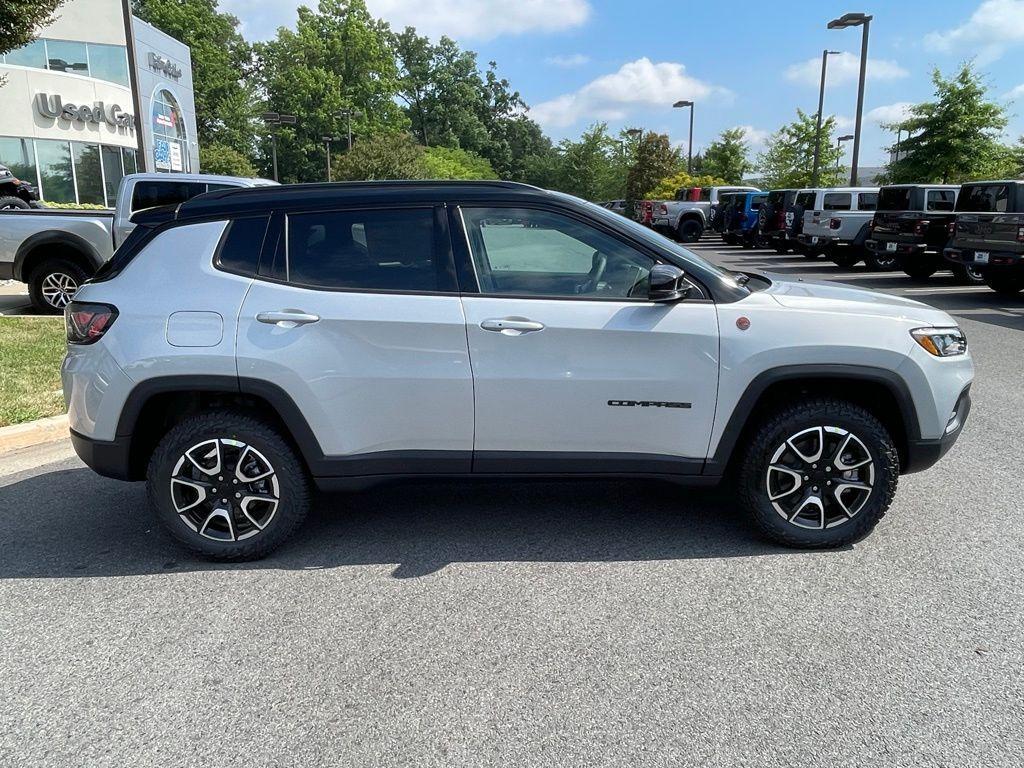 new 2024 Jeep Compass car, priced at $32,435