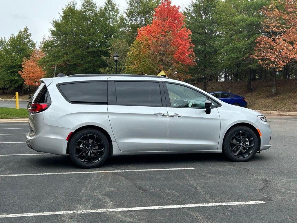 new 2026 Chrysler Pacifica car, priced at $50,680