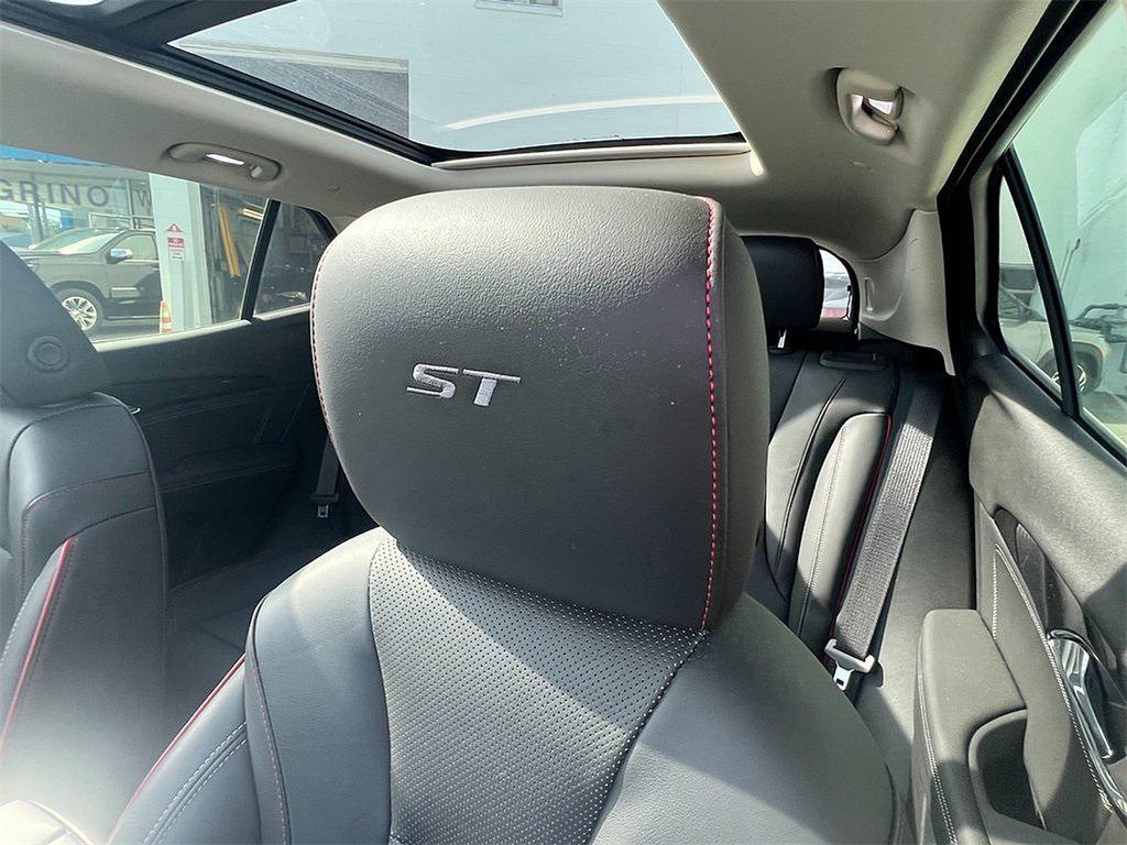 used 2023 Buick Envision car, priced at $29,880