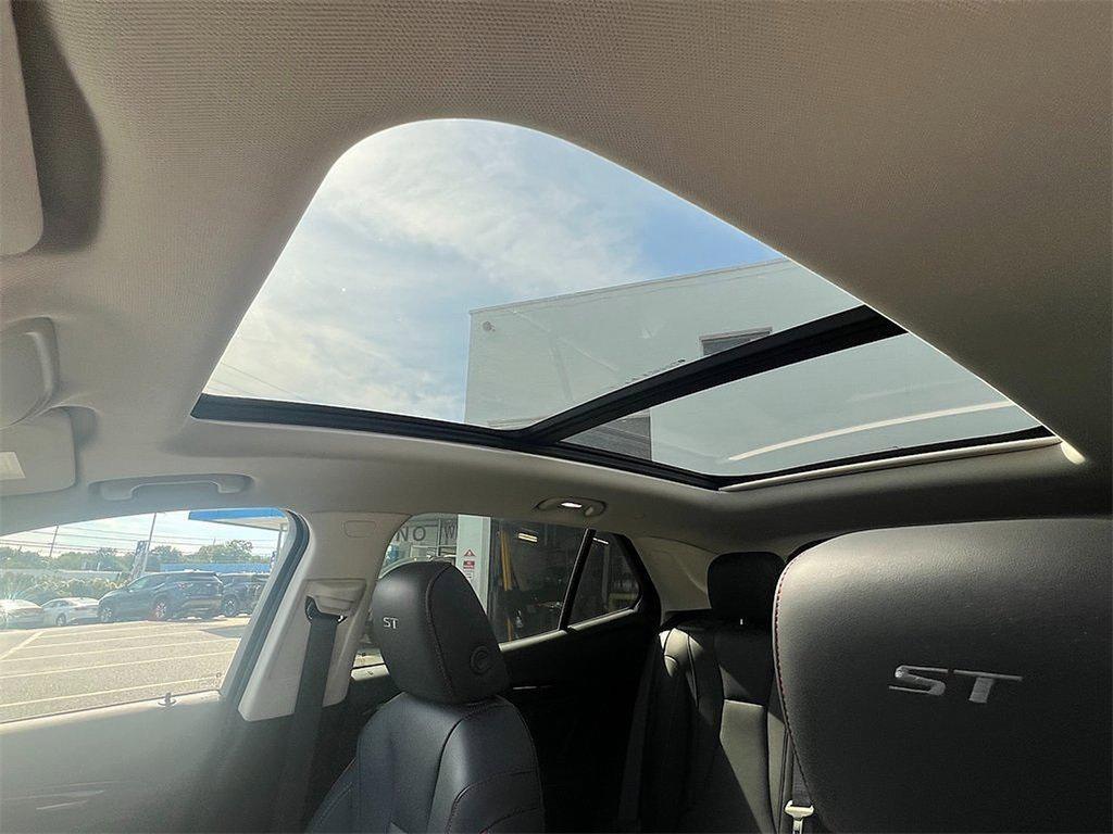 used 2023 Buick Envision car, priced at $29,880