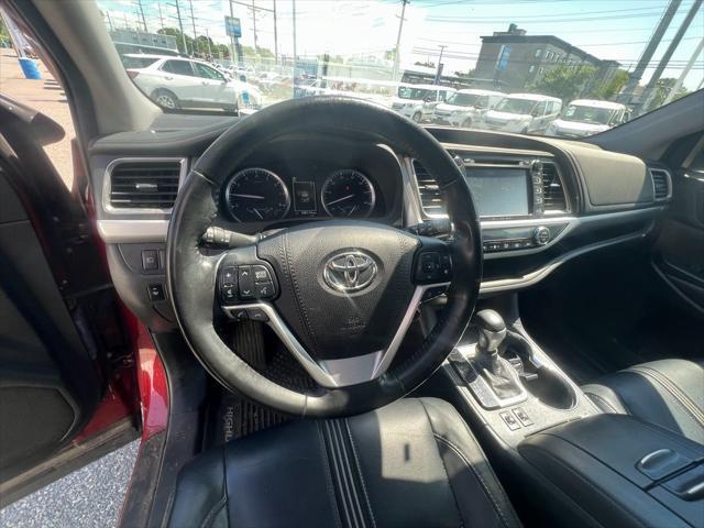 used 2018 Toyota Highlander car, priced at $21,332