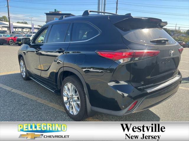 used 2020 Toyota Highlander car, priced at $31,777