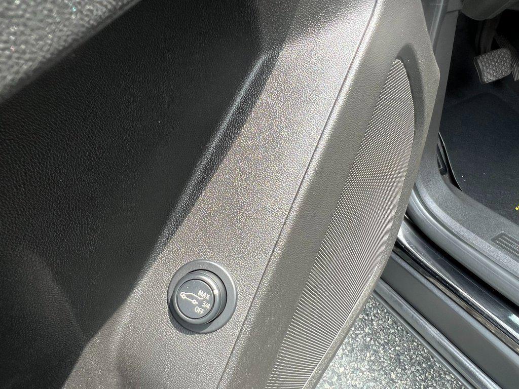 used 2022 Chevrolet Equinox car, priced at $19,900