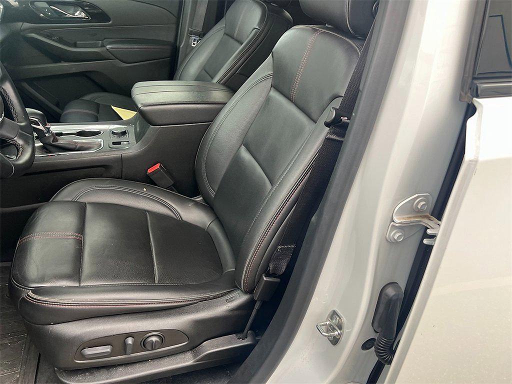 used 2023 Chevrolet Traverse car, priced at $35,771