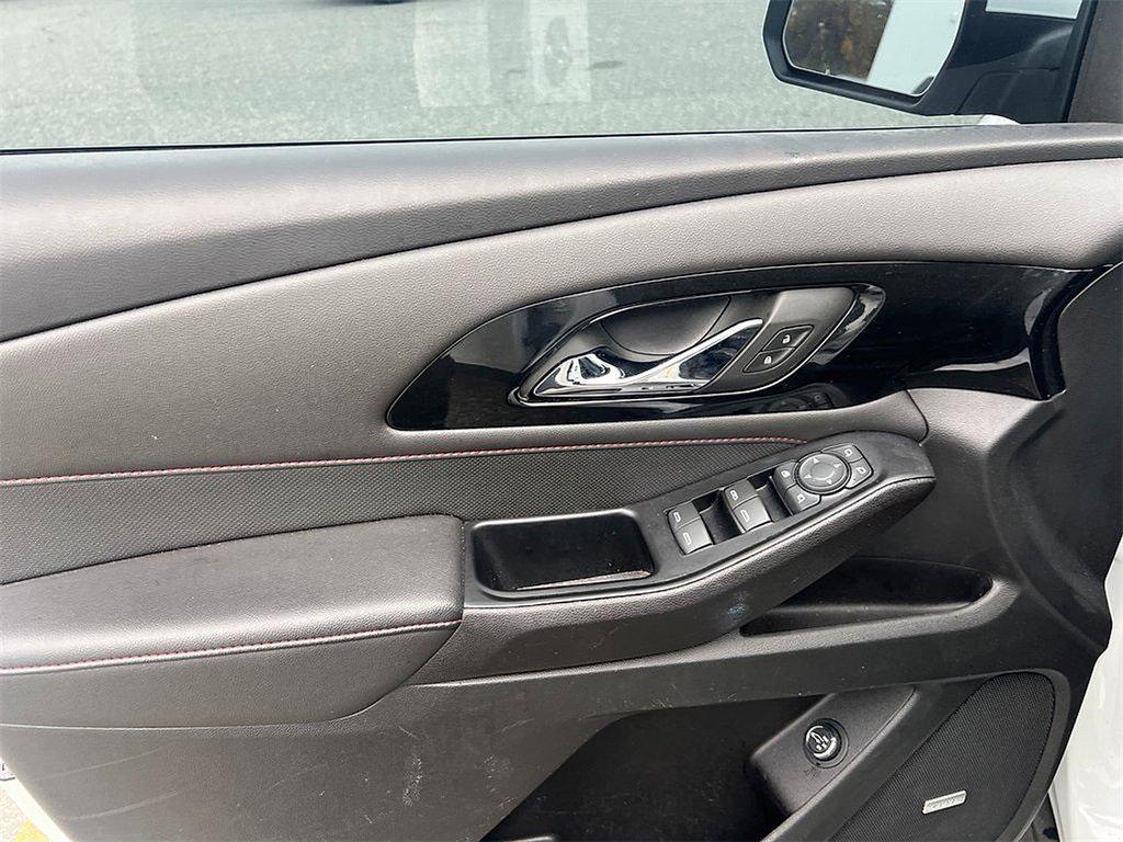 used 2023 Chevrolet Traverse car, priced at $35,771