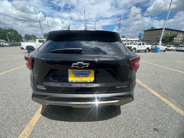 new 2025 Chevrolet Trax car, priced at $27,290