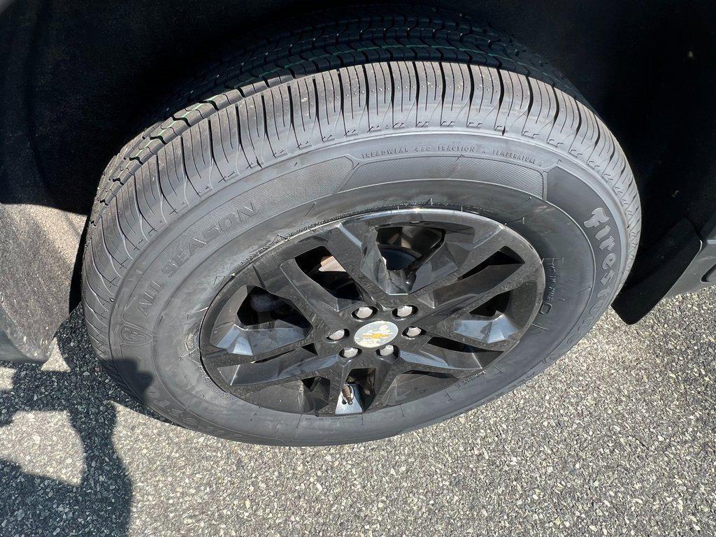 used 2021 Chevrolet Traverse car, priced at $23,300