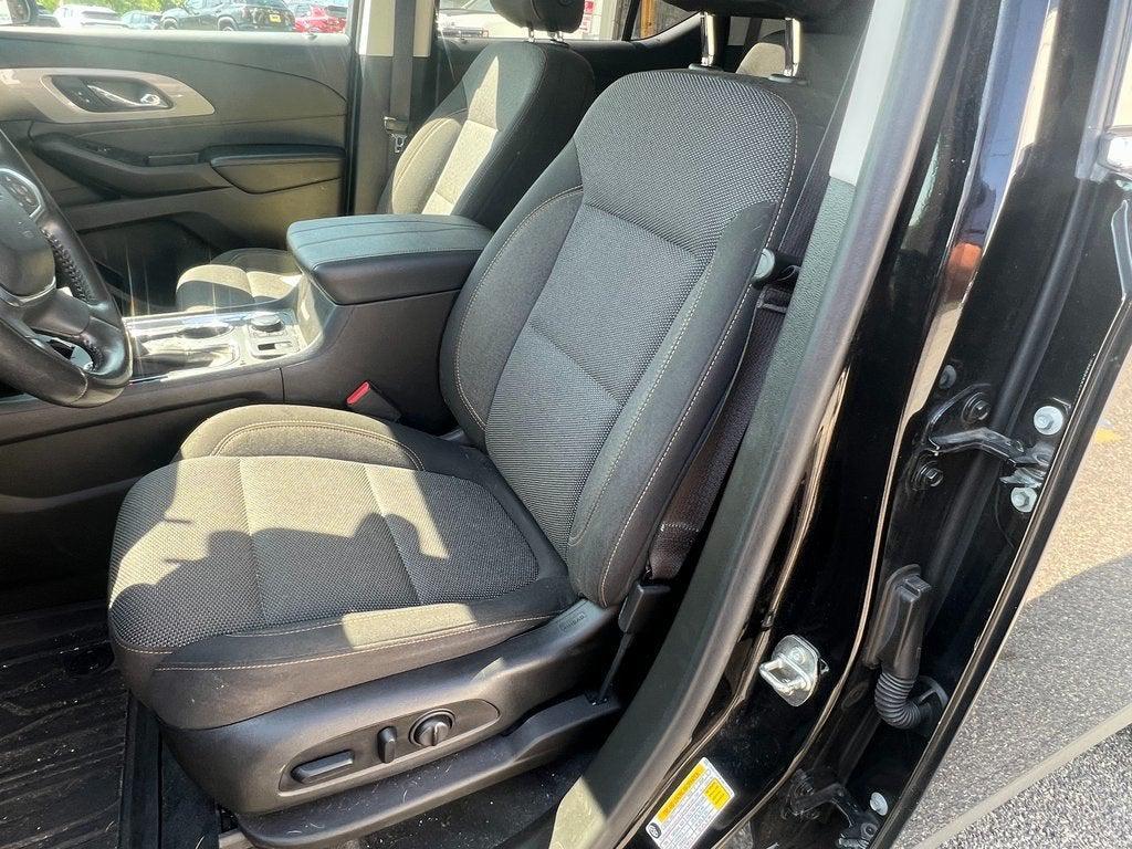used 2021 Chevrolet Traverse car, priced at $23,300