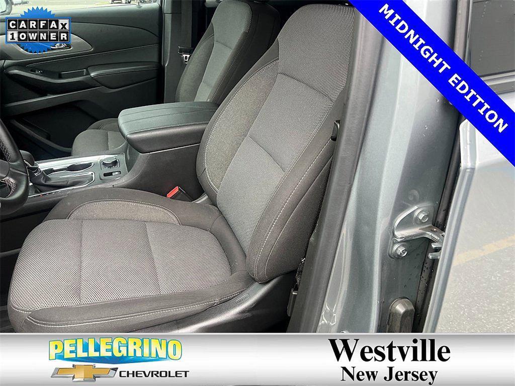 used 2023 Chevrolet Traverse car, priced at $27,475