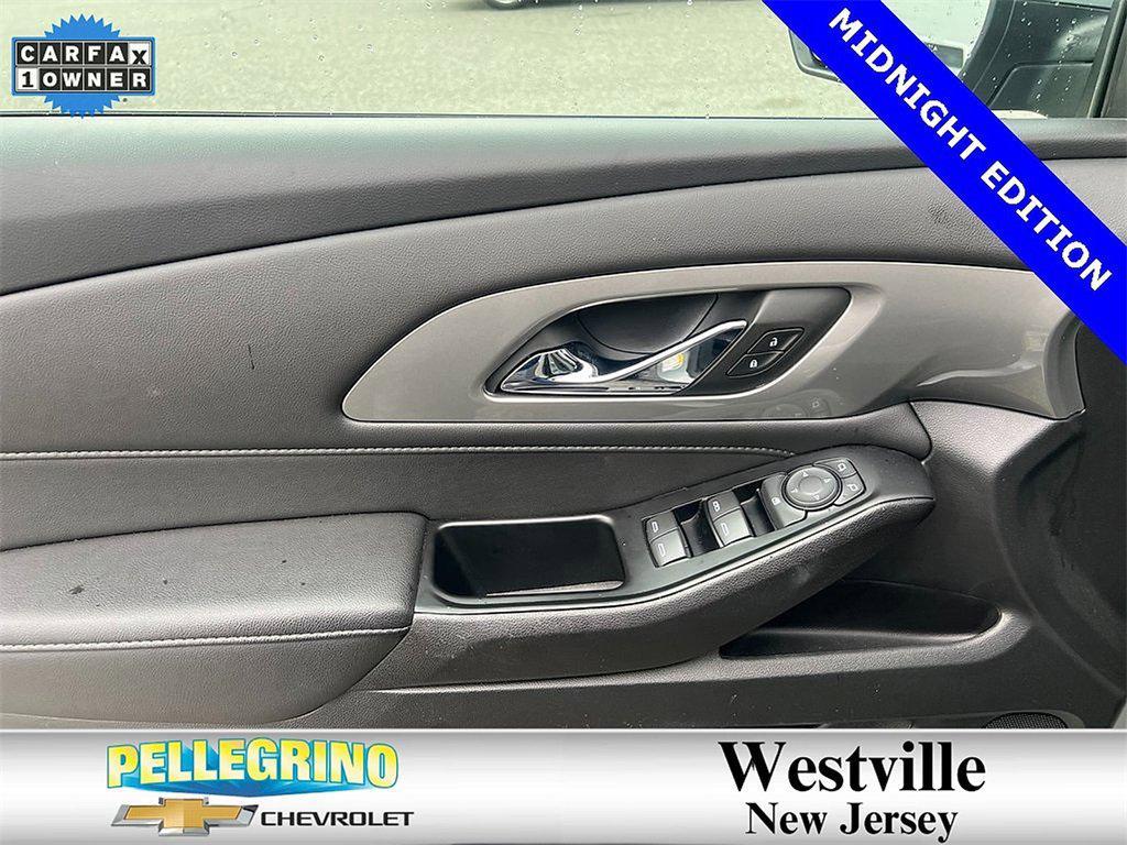 used 2023 Chevrolet Traverse car, priced at $27,475