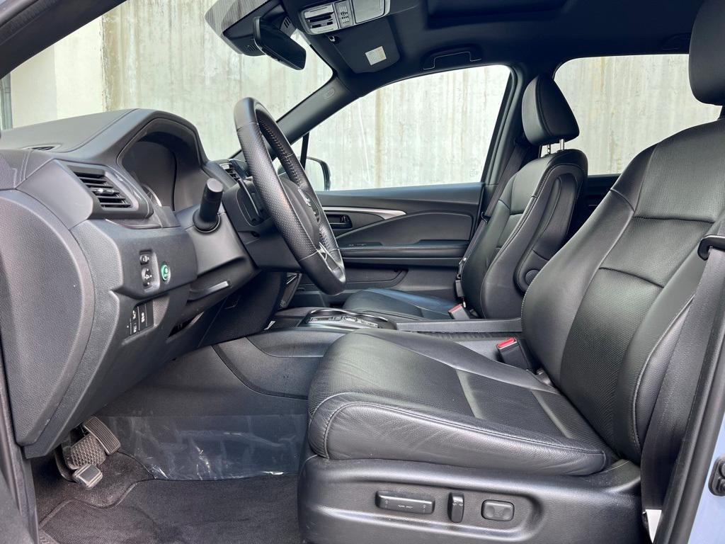 used 2022 Honda Passport car, priced at $30,444