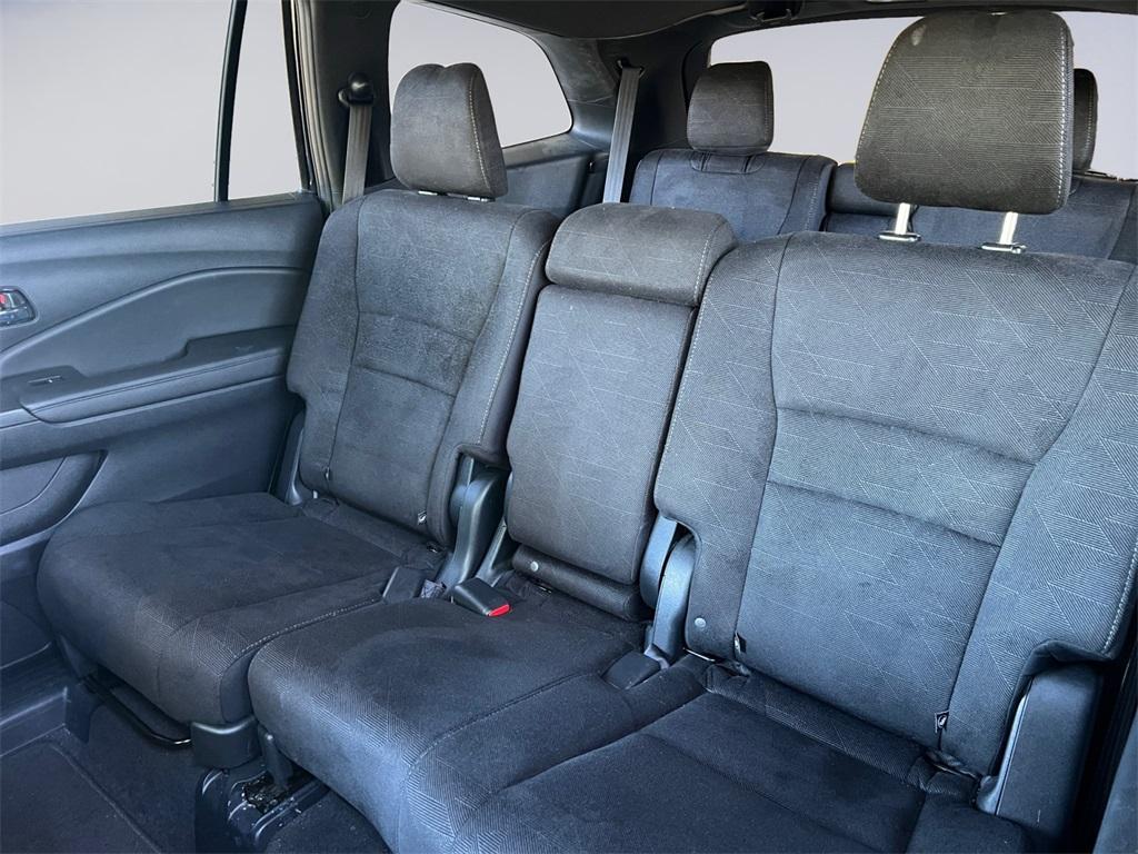 used 2022 Honda Pilot car, priced at $27,695