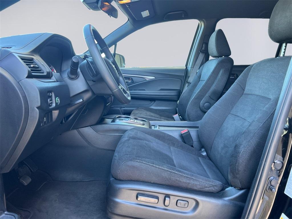 used 2022 Honda Pilot car, priced at $27,695