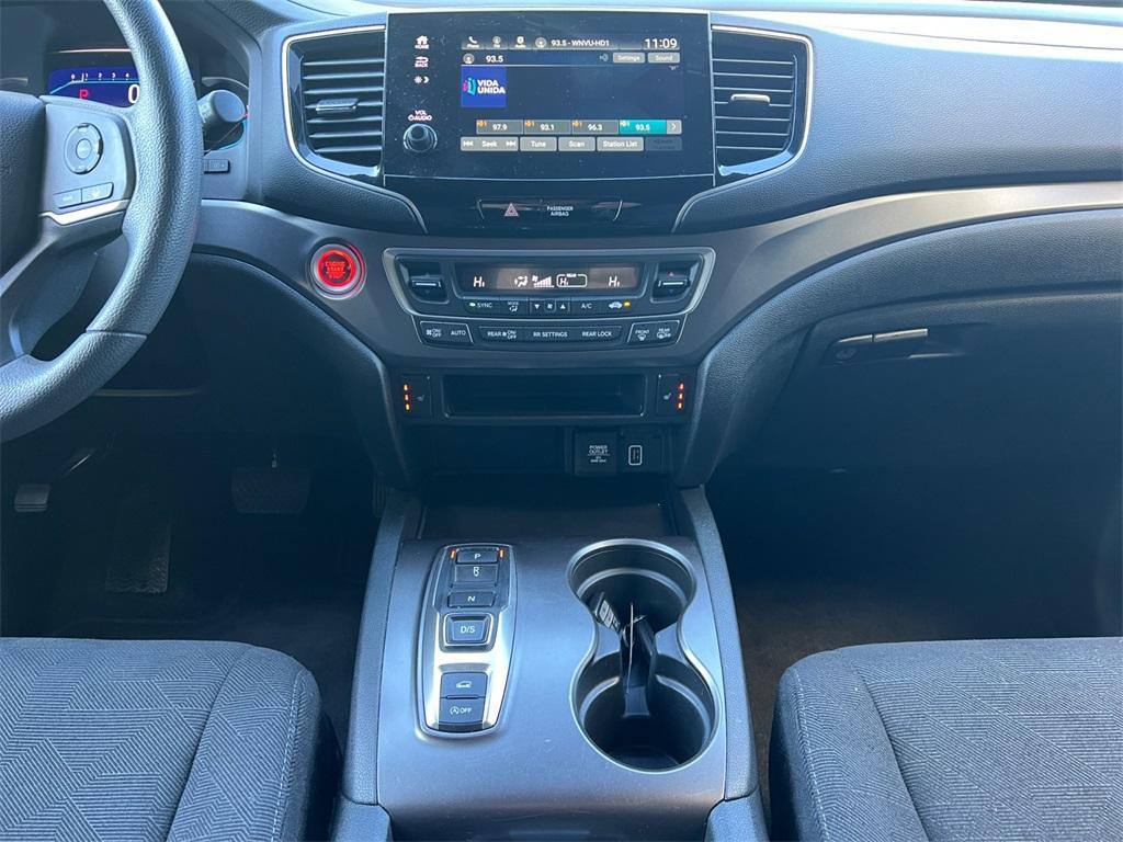 used 2022 Honda Pilot car, priced at $27,695