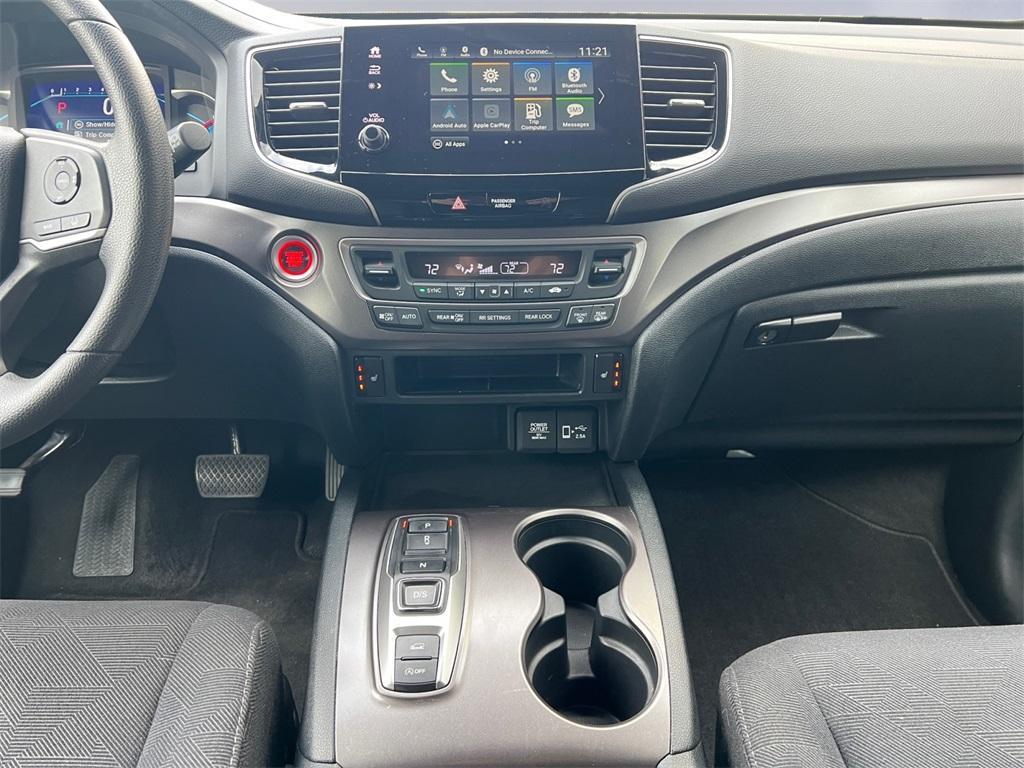 used 2022 Honda Pilot car, priced at $27,578