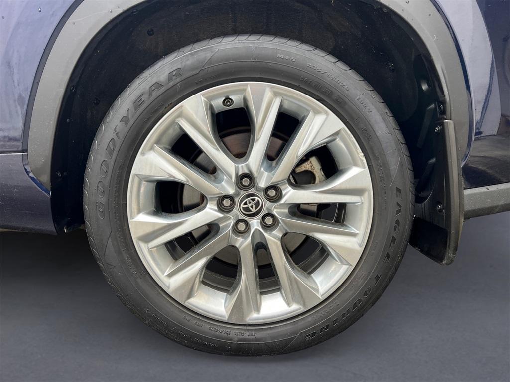 used 2021 Toyota Highlander car, priced at $33,990