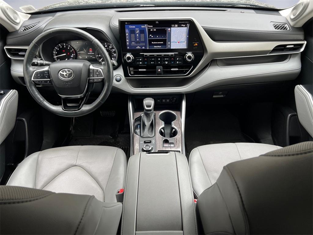 used 2021 Toyota Highlander car, priced at $33,990