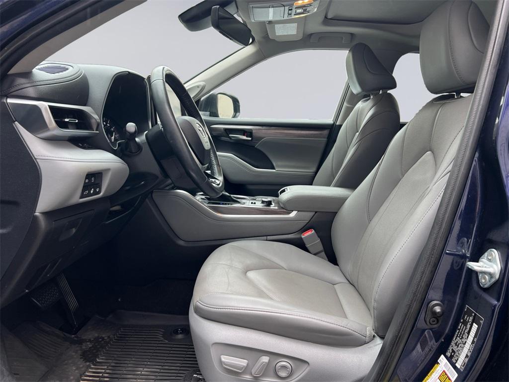 used 2021 Toyota Highlander car, priced at $33,990