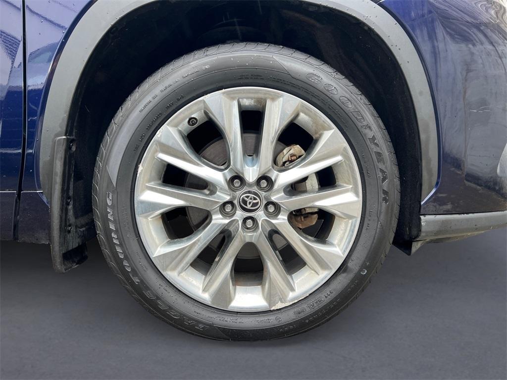 used 2021 Toyota Highlander car, priced at $33,990