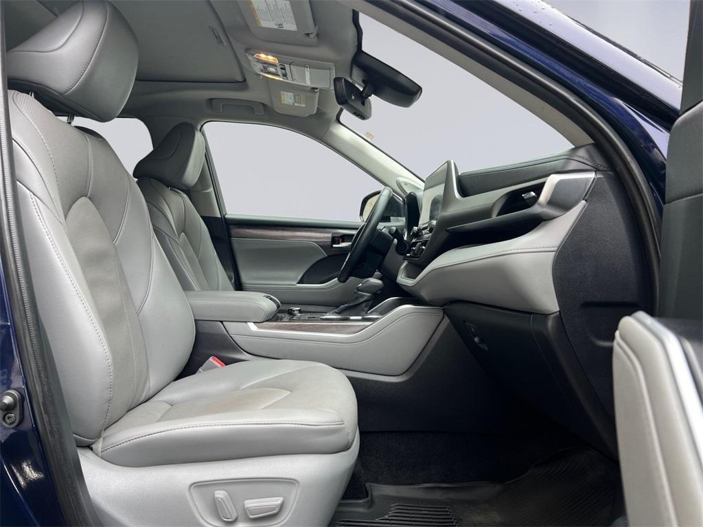 used 2021 Toyota Highlander car, priced at $33,990