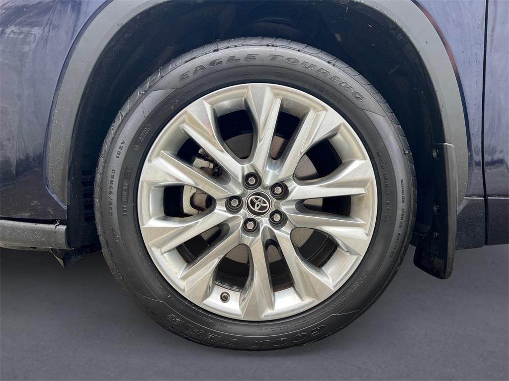 used 2021 Toyota Highlander car, priced at $33,990
