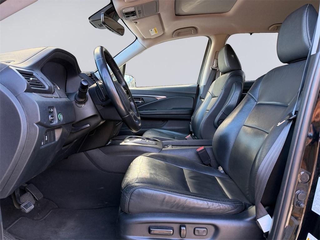 used 2022 Honda Pilot car, priced at $28,995