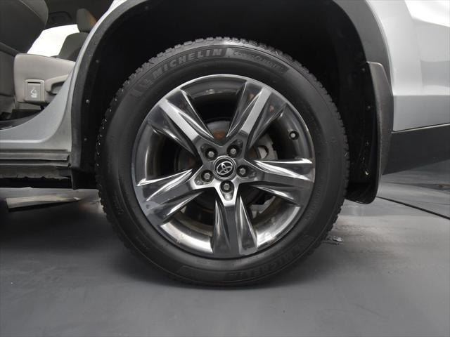 used 2019 Toyota Highlander Hybrid car, priced at $24,699