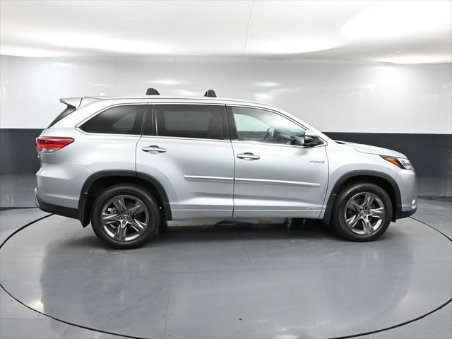 used 2019 Toyota Highlander Hybrid car, priced at $24,699