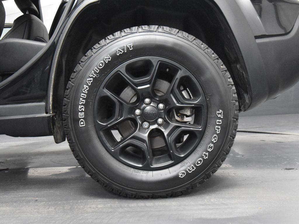 used 2022 Jeep Cherokee car, priced at $28,299
