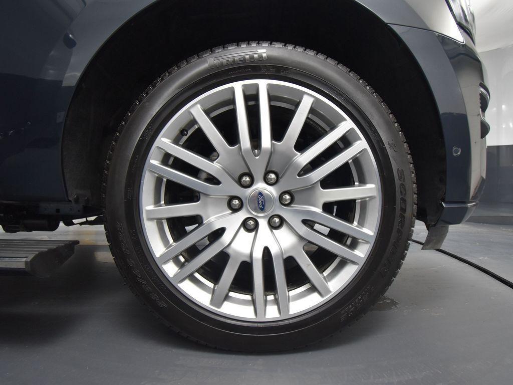 used 2024 Ford Expedition car, priced at $71,993