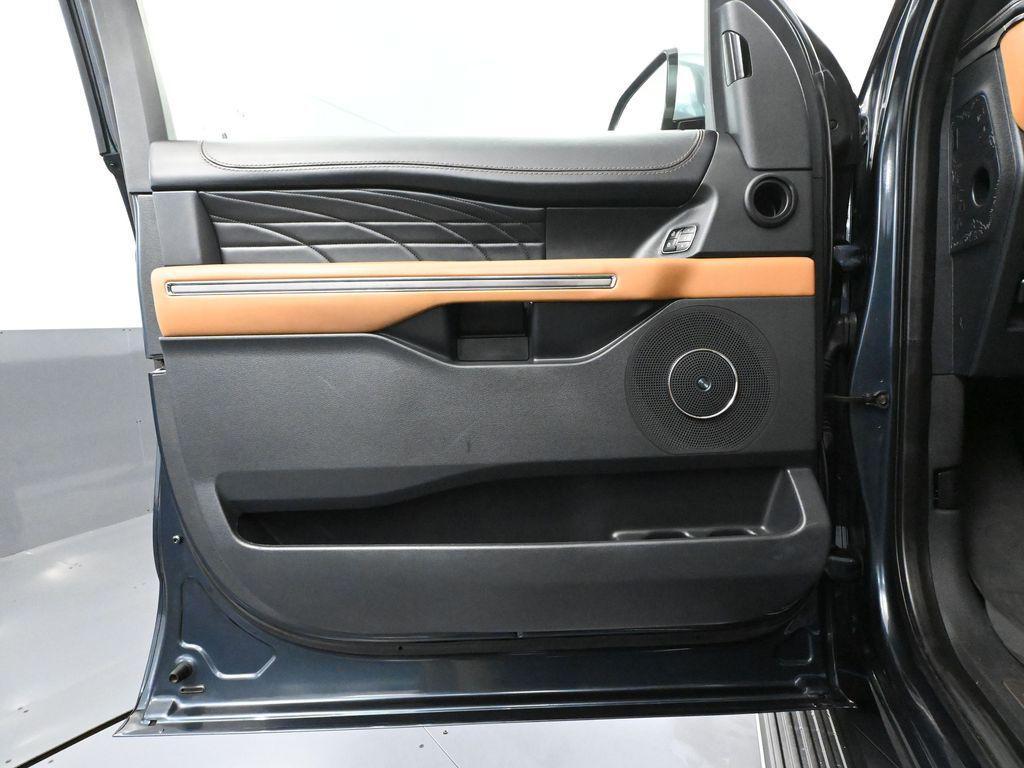 used 2023 Ford Expedition car, priced at $61,500