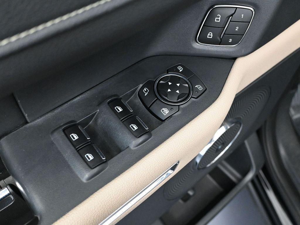 used 2023 Ford Expedition car, priced at $47,393