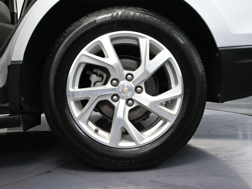 used 2018 Chevrolet Equinox car, priced at $17,293