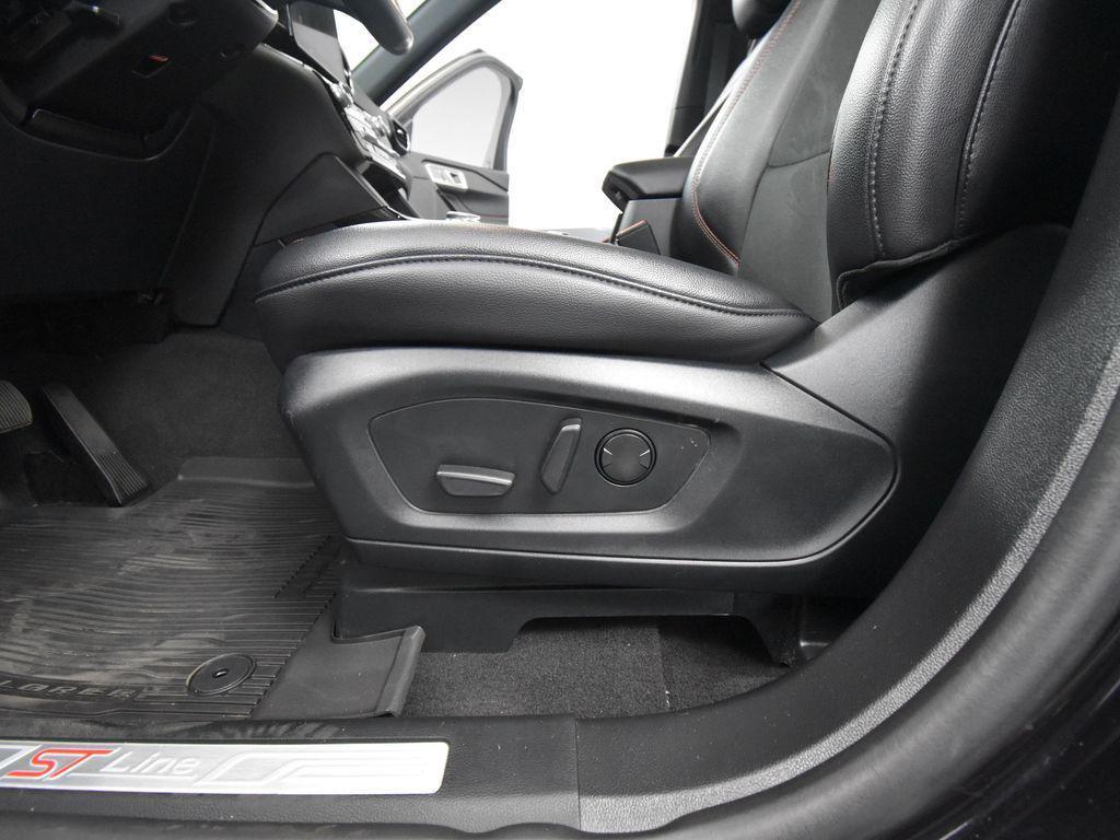 used 2024 Ford Explorer car, priced at $41,993