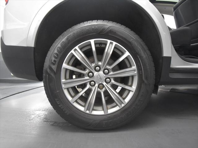 used 2017 Cadillac XT5 car, priced at $17,899