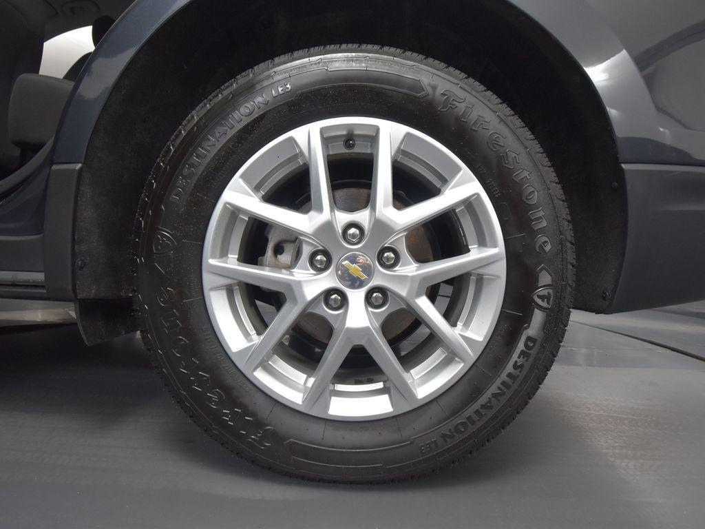 used 2022 Chevrolet Equinox car, priced at $17,393