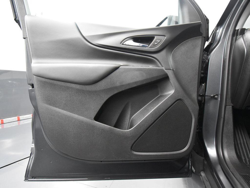 used 2022 Chevrolet Equinox car, priced at $17,393