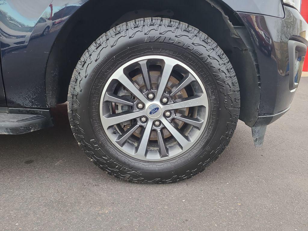 used 2021 Ford Expedition car, priced at $23,393