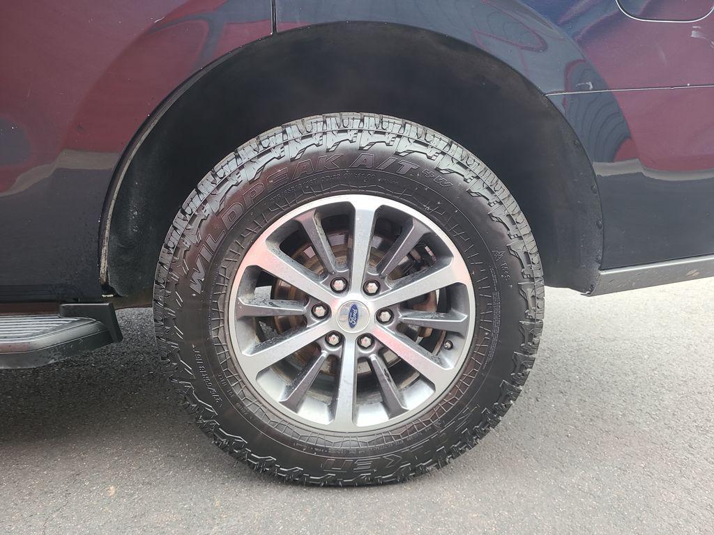 used 2021 Ford Expedition car, priced at $23,393