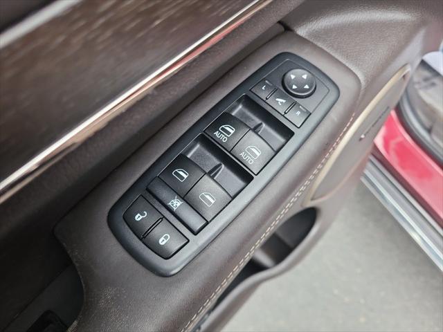 used 2017 Jeep Grand Cherokee car, priced at $15,599