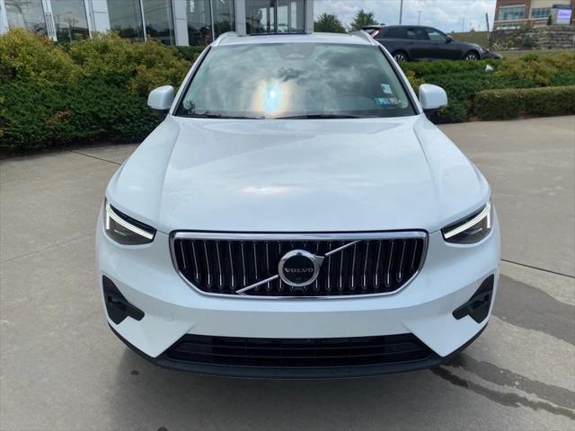 new 2025 Volvo XC40 car, priced at $52,215