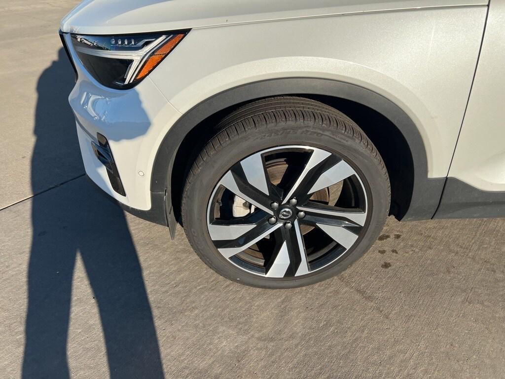 used 2025 Volvo XC40 car, priced at $33,428
