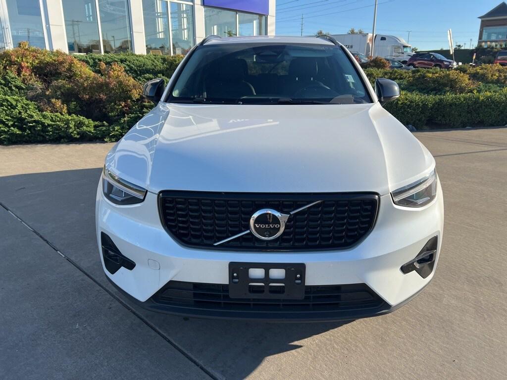 used 2025 Volvo XC40 car, priced at $33,428