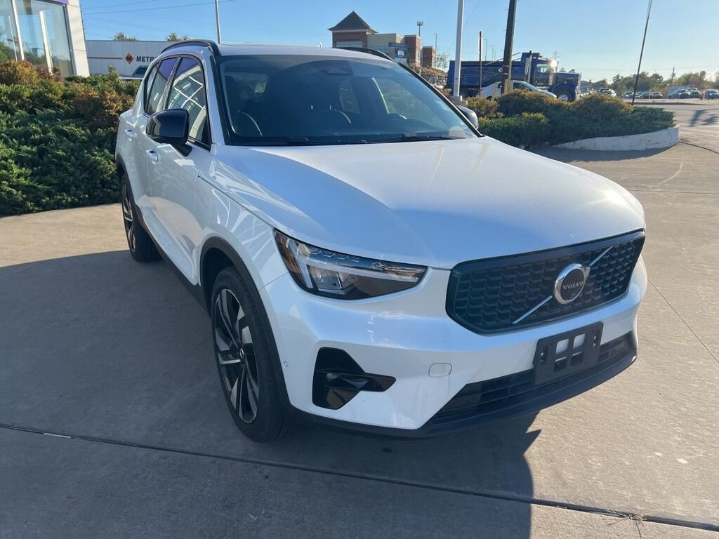 used 2025 Volvo XC40 car, priced at $33,428