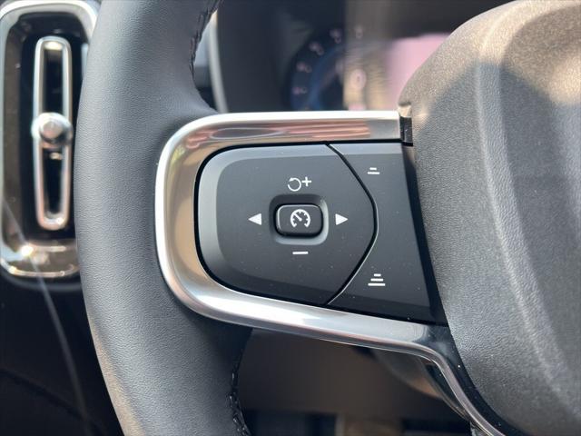 new 2025 Volvo XC40 car, priced at $48,335