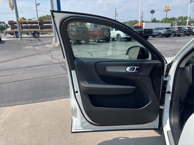 new 2025 Volvo XC40 car, priced at $48,335