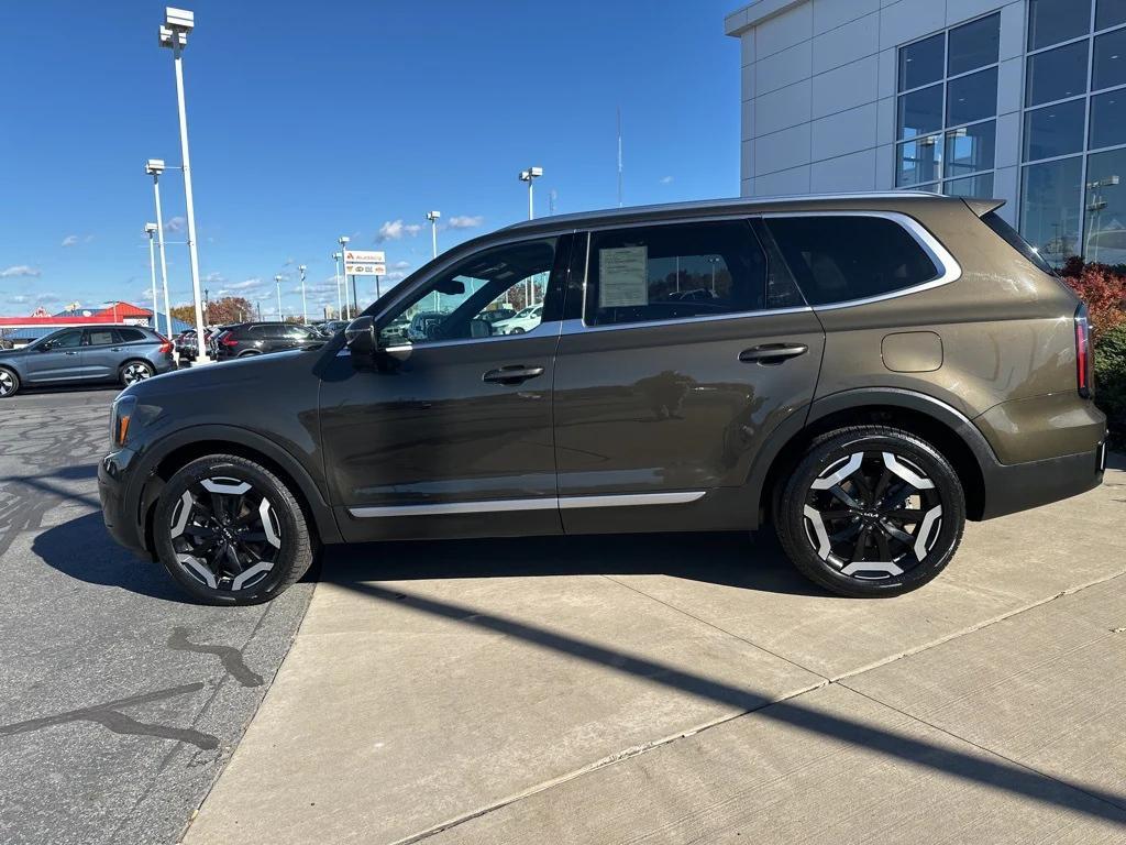 used 2024 Kia Telluride car, priced at $35,642